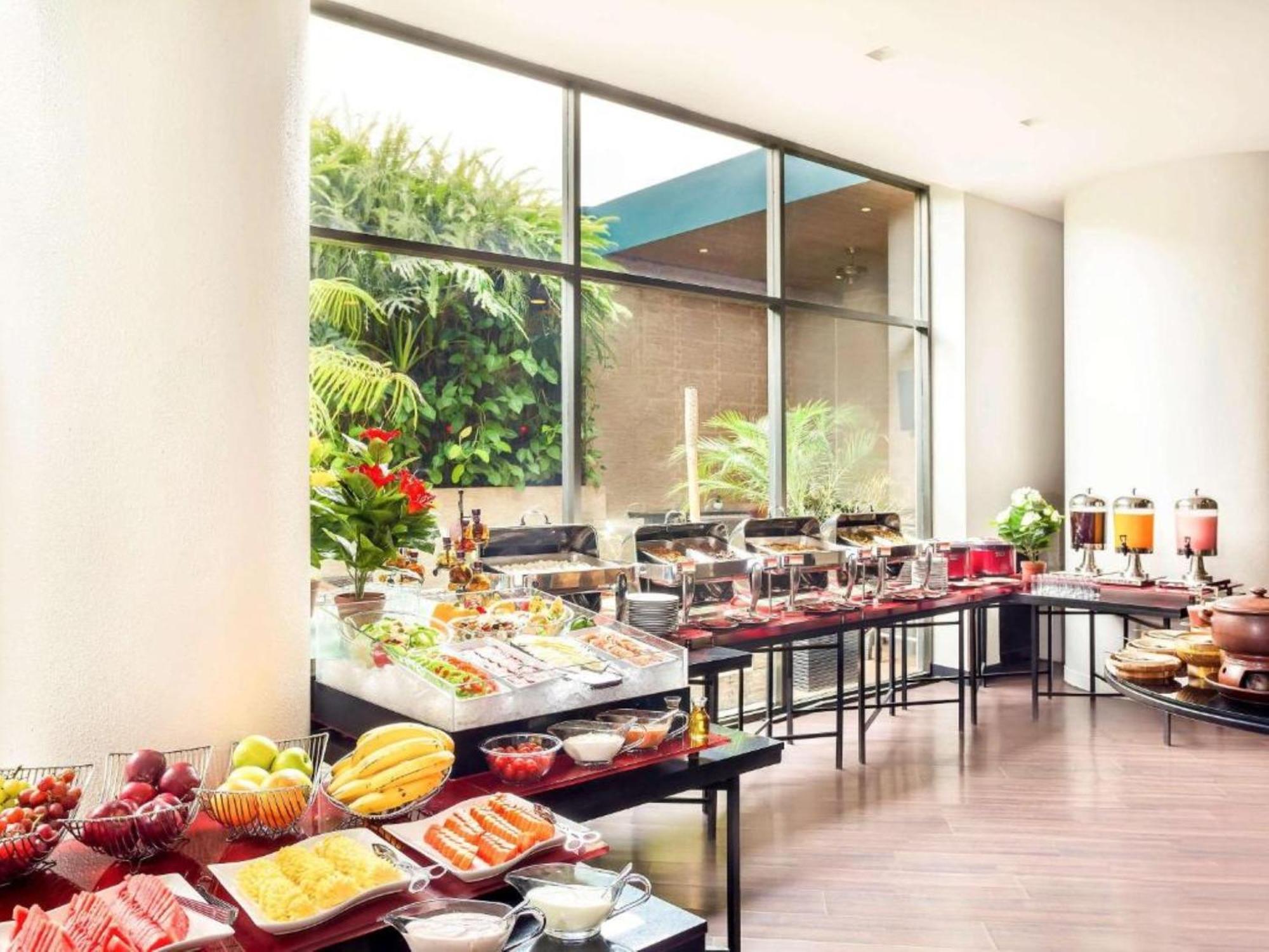 Horison Arcadia Wahid Hasyim Hotel Jakarta Bagian luar foto