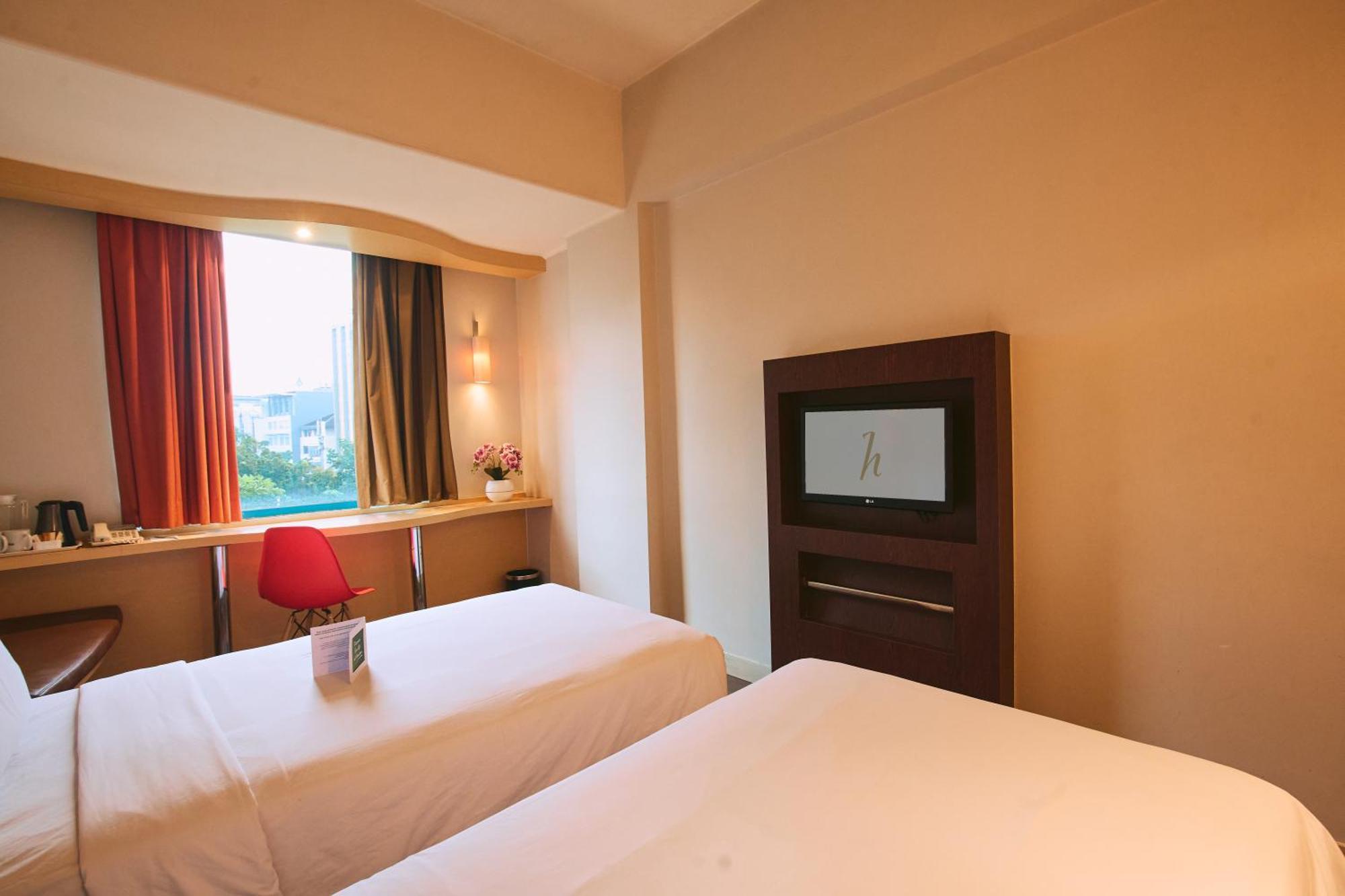 Horison Arcadia Wahid Hasyim Hotel Jakarta Bagian luar foto